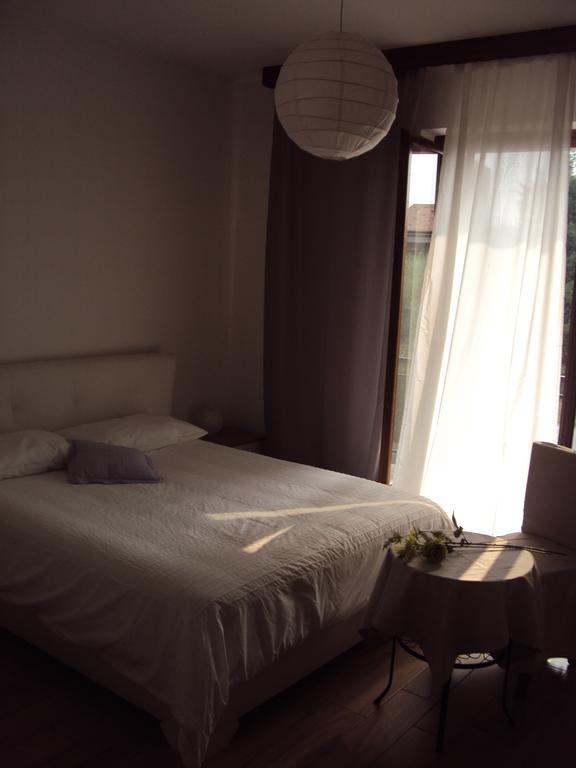 B&B Rosa Del Garda Lazise Quarto foto