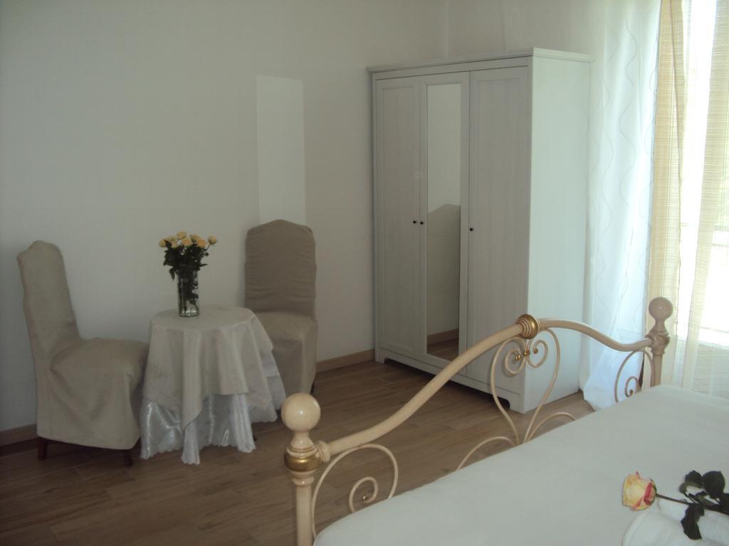 B&B Rosa Del Garda Lazise Quarto foto